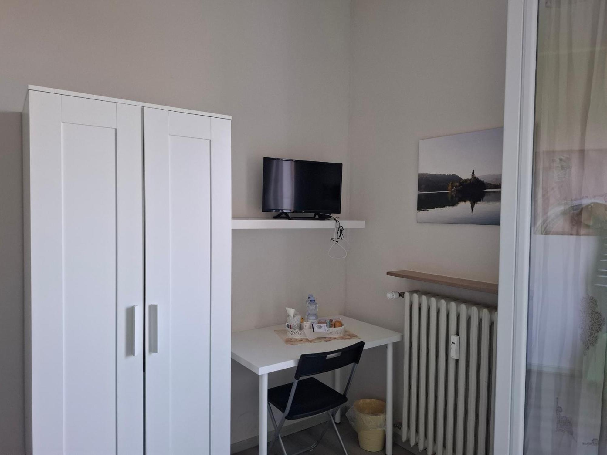 Fare Bnb - Room Del Parco Ρέτζιο Εμίλια Εξωτερικό φωτογραφία